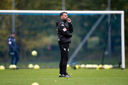 IFK Göteborgs tränare Poya Asbaghi