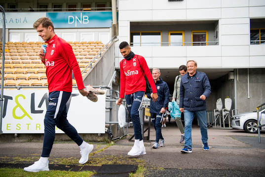 Alexander Sørloth and Bjørn Maars Johnsen of Norway arrive
