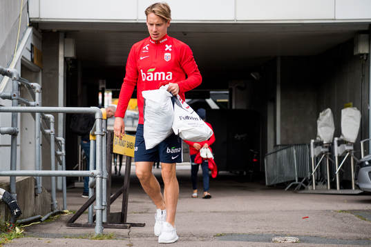 Stefan Johansen of Norway arrives
