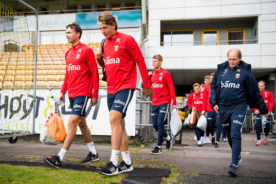 Ole Kristian Selnæs and Sander Berge of Norway arrive