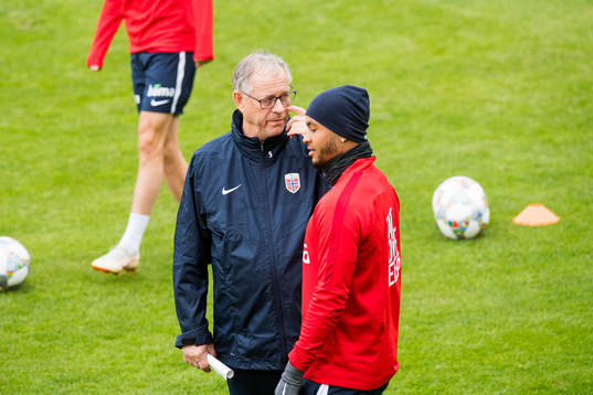 Lars Lagerbäck, head coach of Norway, and Joshua King of