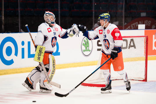 Goalkeeper Christian Heljanko and Nikko Ojamäki of Tappara