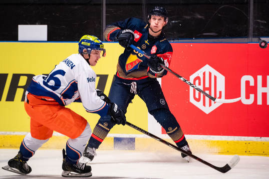 Sami Moilanen of Tapparas and Olle Alsing of Djurgården