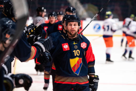 Niclas Bergfors of Djurgården celebrates