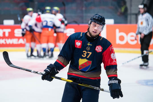 Jesper Pettersson of Djurgården looks dejected