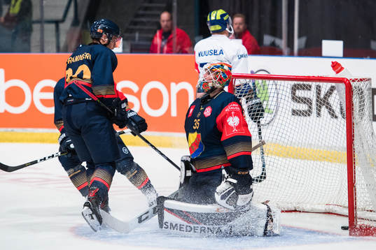 goalkeeper Robin Jensen of Djurgården looks dejected