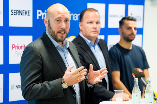 IFK Göteborgs klubbdirektör Max Markusson, Mikael Vikla