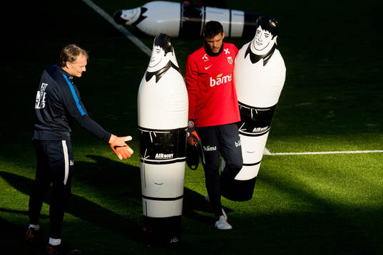 Frode Grodås, goalkeeper coach of Norway, and goalkeeper