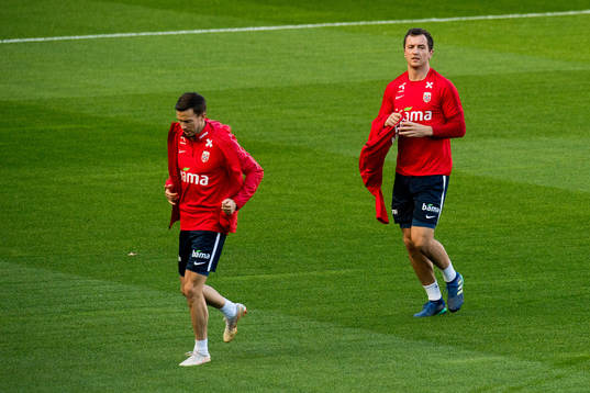 Martin Linnes and Even Hovland of Norway