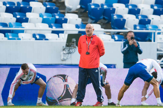 Head coach Stanislav Cherchesov of Russia