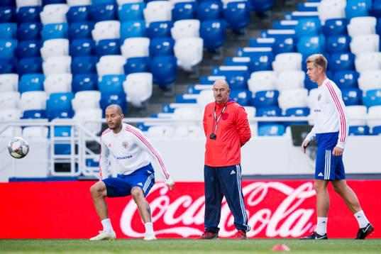 Head coach Stanislav Cherchesov of Russia