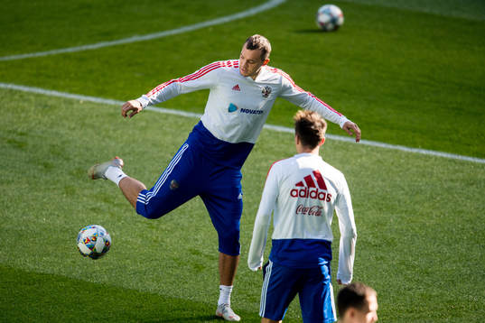 Artem Dzyuba of Russia