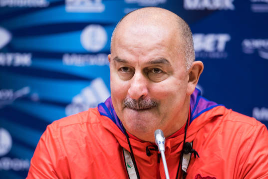 Head coach Stanislav Cherchesov of Russia