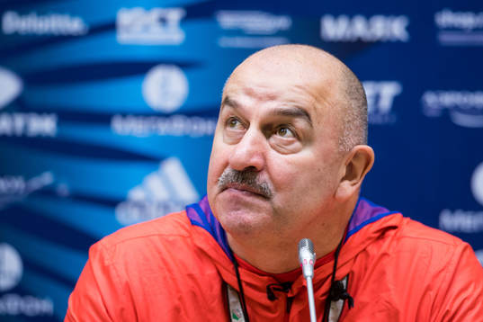 Head coach Stanislav Cherchesov of Russia