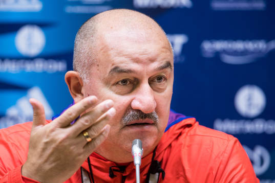 Head coach Stanislav Cherchesov of Russia