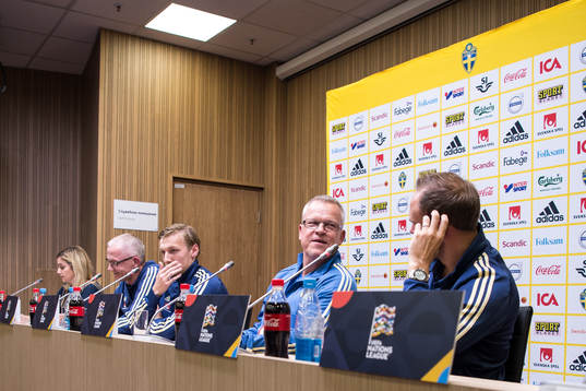 Emil Forsberg, head coach Janne Andersson and Andreas