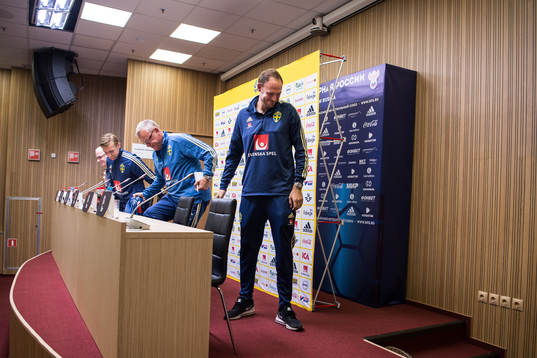 Emil Forsberg, head coach Janne Andersson and Andreas