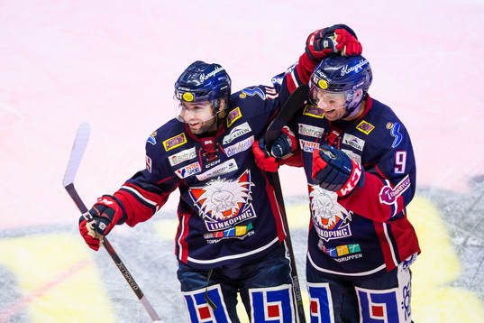 Linköpings Joe Whitney och Derek Roy jublar