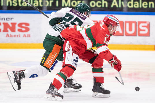Moras Kevin Gagné och Färjestads Martin Johansson