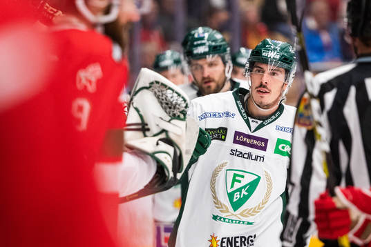 Färjestads Linus Johansson jublar