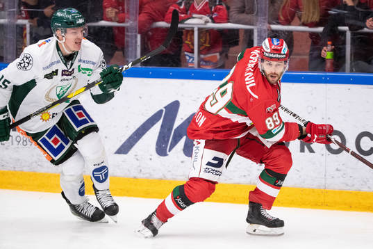 Färjestads Gustav Rydahl och Moras Ryan Johnston