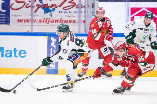 Färjestads Jesper Olofsson och Moras Michael Haga