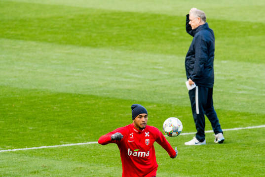 Joshua King of Norway and Lars Lagerbäck, head coach of