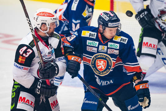 Malmö Redhawks Nichlas Hardt  och Växjös Julius Junttila