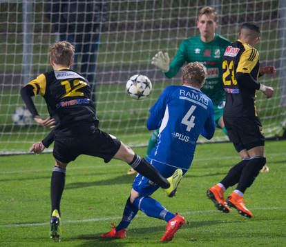 IFK Hässleholms Lucas Johnsson nära göra 1-0 i matchen i