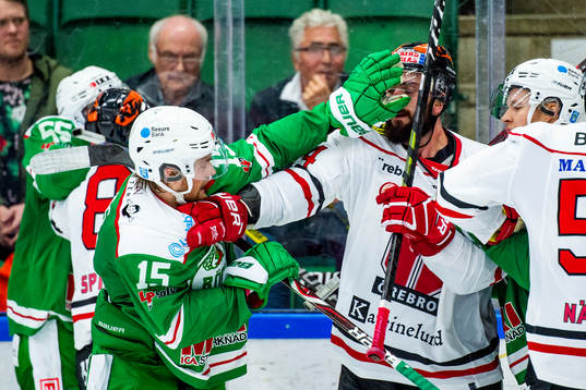 Örebros Nick Ebert och Rögles Simon Ryfors