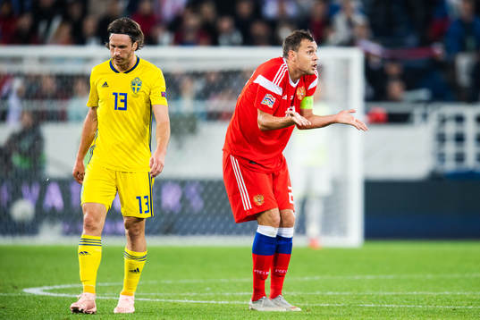 Gustav Svensson of Sweden and Artem Dzyuba of Russia who