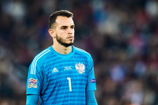 Goalkeeper Guilhermeof Russia