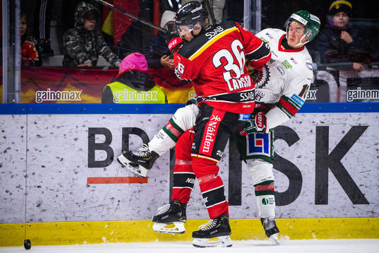 Luleås Emil Larsson och Frölundas Gustav Lindström
