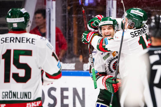 Frölundas Pathrik Westerholm och Samuel Fagemo jublar