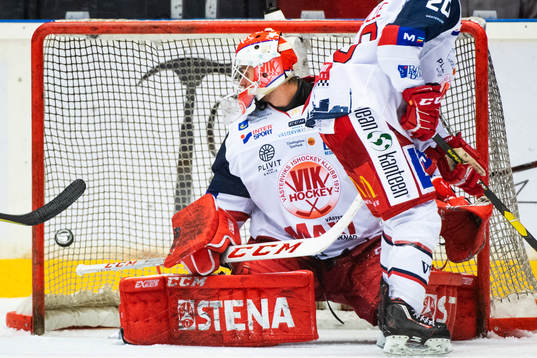 Modos Victor Öhman (ej i bild) gör 4-2-målet bakom