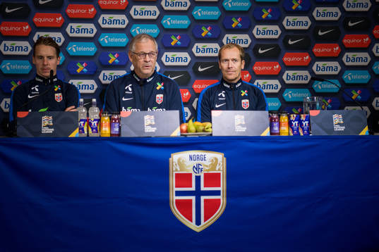 Stefan Johansen of Norway, Lars Lagerbäck, head coach of
