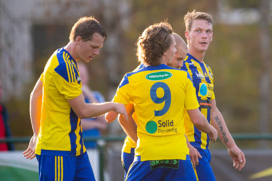 Eskilsminnes Robin Hofsö jublar