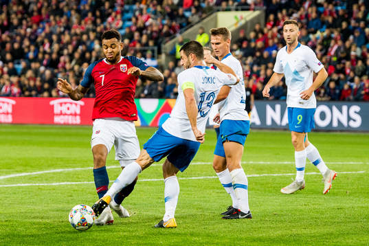 Joshua King of Norway and Bojan Jokic of Slovenia