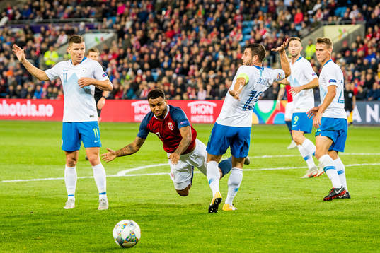 Joshua King of Norway and Bojan Jokic of Slovenia