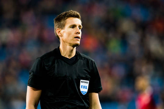 Daniel Siebert, referee
