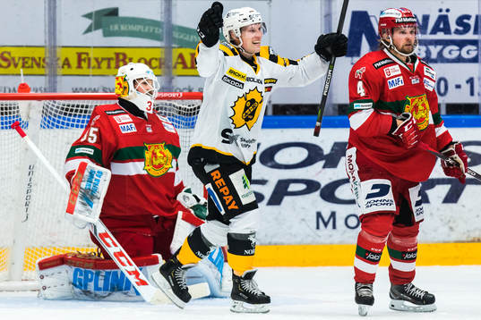 Skellefteås Oscar Möller jublar