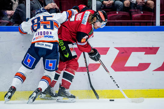 Växjös Liam Reddox mot Malmö Redhawks Stefan Warg