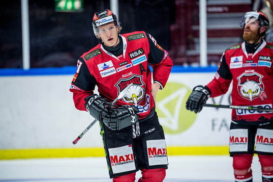 Malmö Redhawks Emil Sylvegård  mot Stefan Warg
