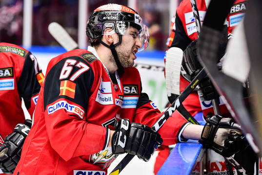 Malmö Redhawks Konstantin Komarek har ont