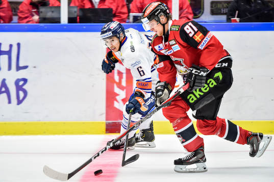 Malmö Redhawks Max Görtz och Växjös Linus Högberg
