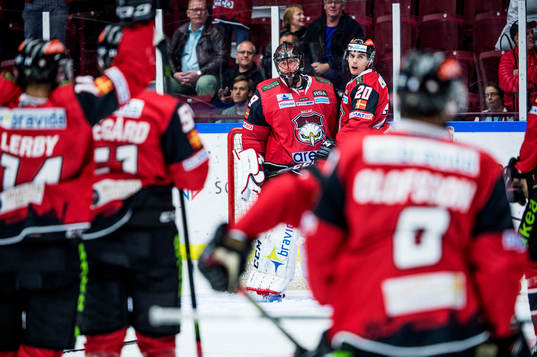 Malmö Redhawks Henrik Hetta jublar med målvakt Oscar