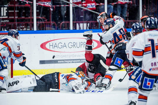 Malmö Redhawks Christoffer Forsberg, Emil Sylvegård medan