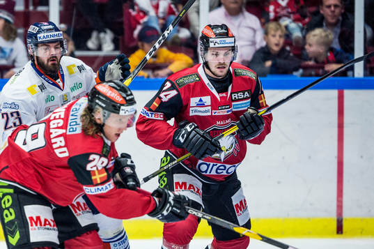 Malmö Redhawks Marcus Sylvegård och Emil Molin mot