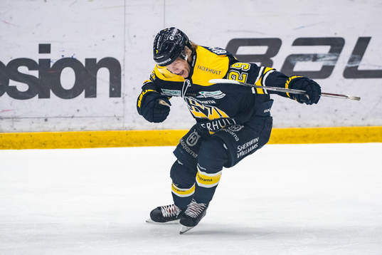 s Helge Holmstrand jublar