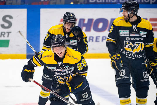 s Helge Holmstrand jublar